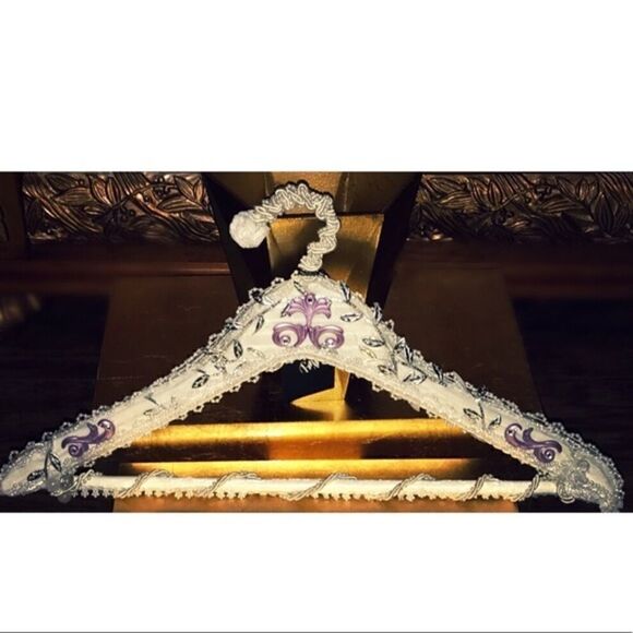 Bridal Hanger: Purple Rain Collection - Picture 1 of 3